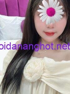 Vẻ Đẹp Gợi Cảm, Sang Trọng Của Em Linh