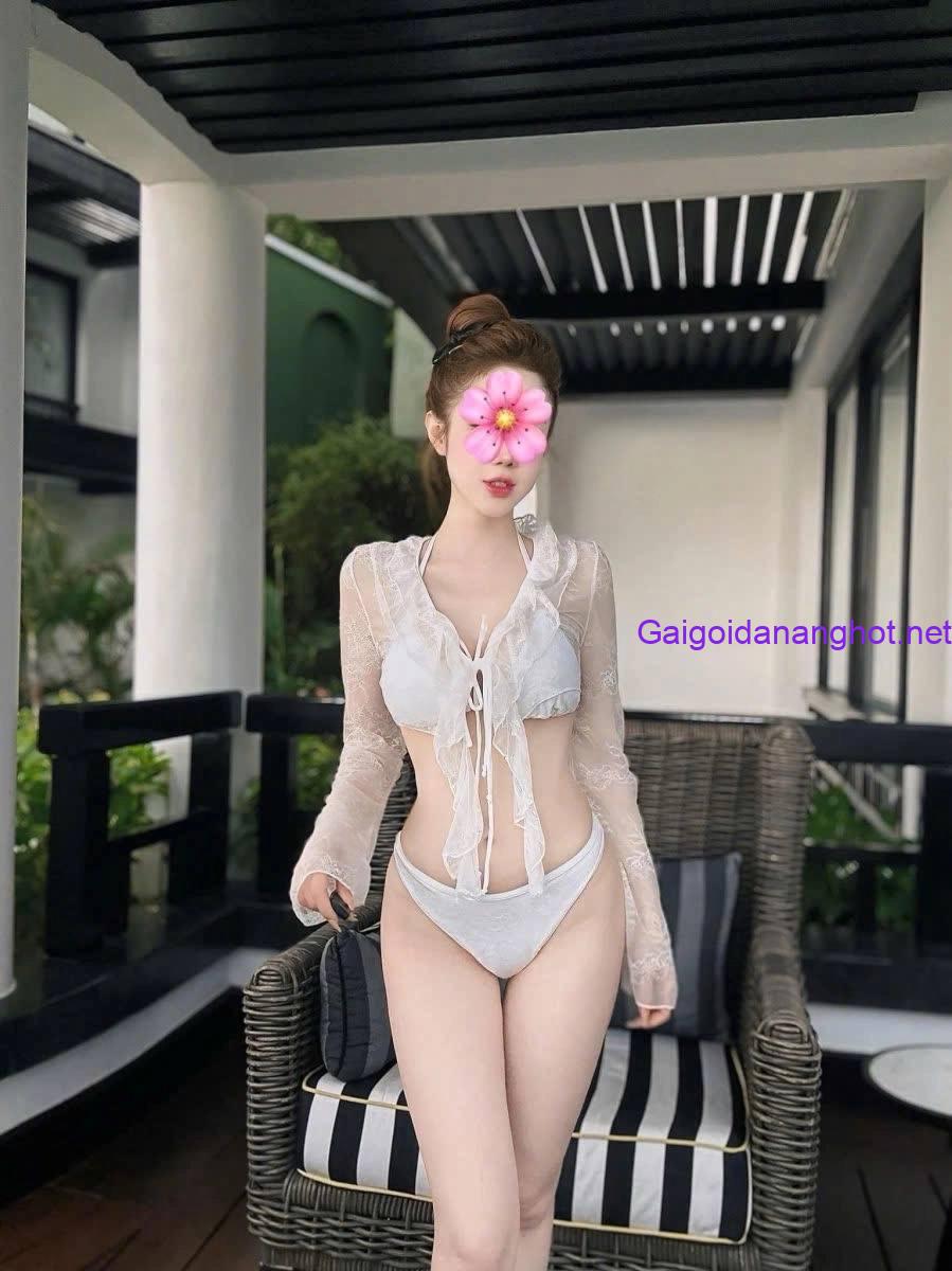 Quỳnh Nga – Gái Gọi TP Phan Rang: Xinh Ngoan Dáng Đẹp Mượt Mà, Làm Tình Ngọt Ngào Say Đắm
