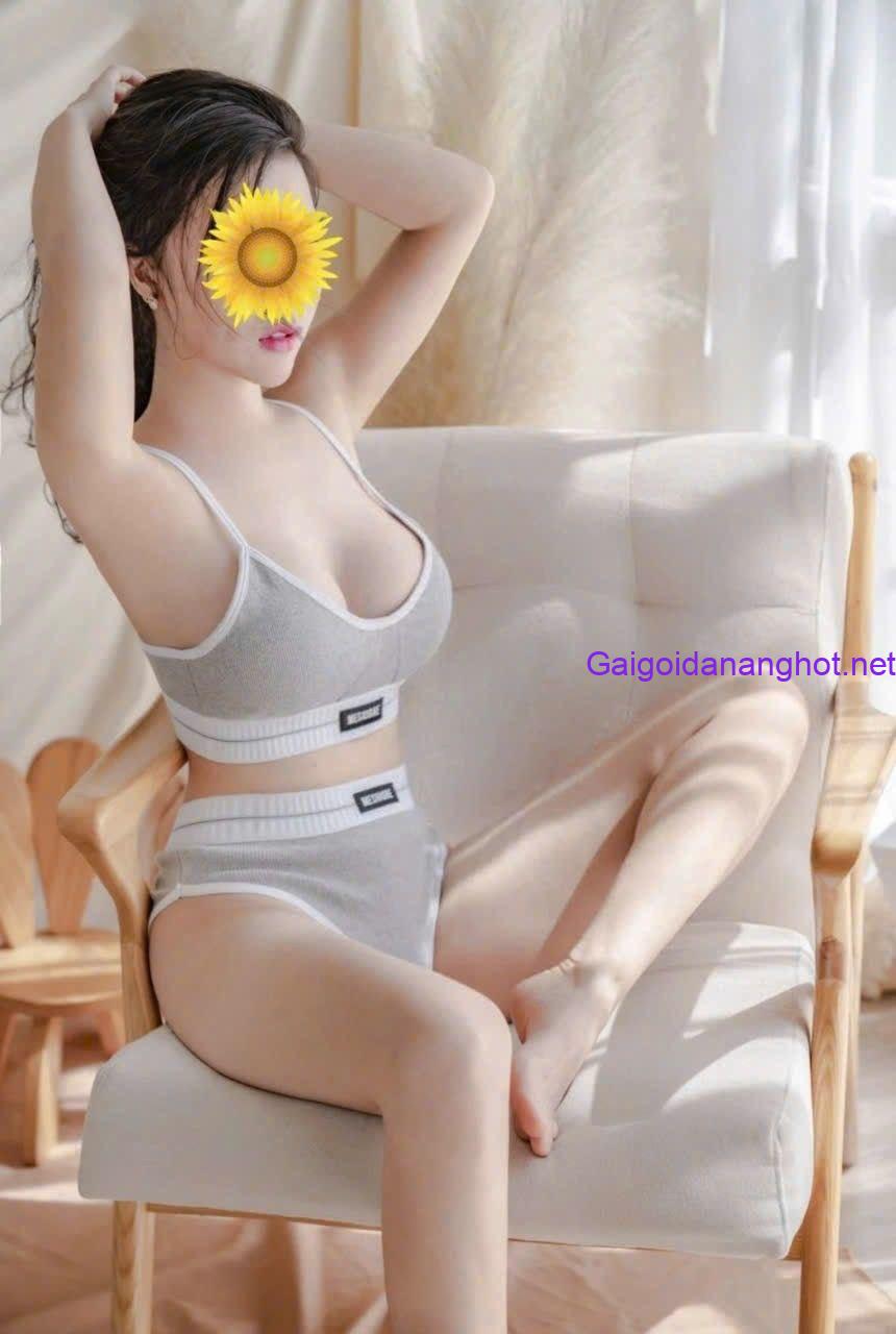 Gái Gọi TP Nha Trang – Thùy Lâm: Dáng Đẹp, Môi Cong Quyến Rũ